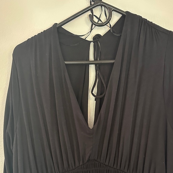 Old Navy Black Long Sleeve V-Neck Jumpsuit with Waist Smocking - Picture 8 of 8